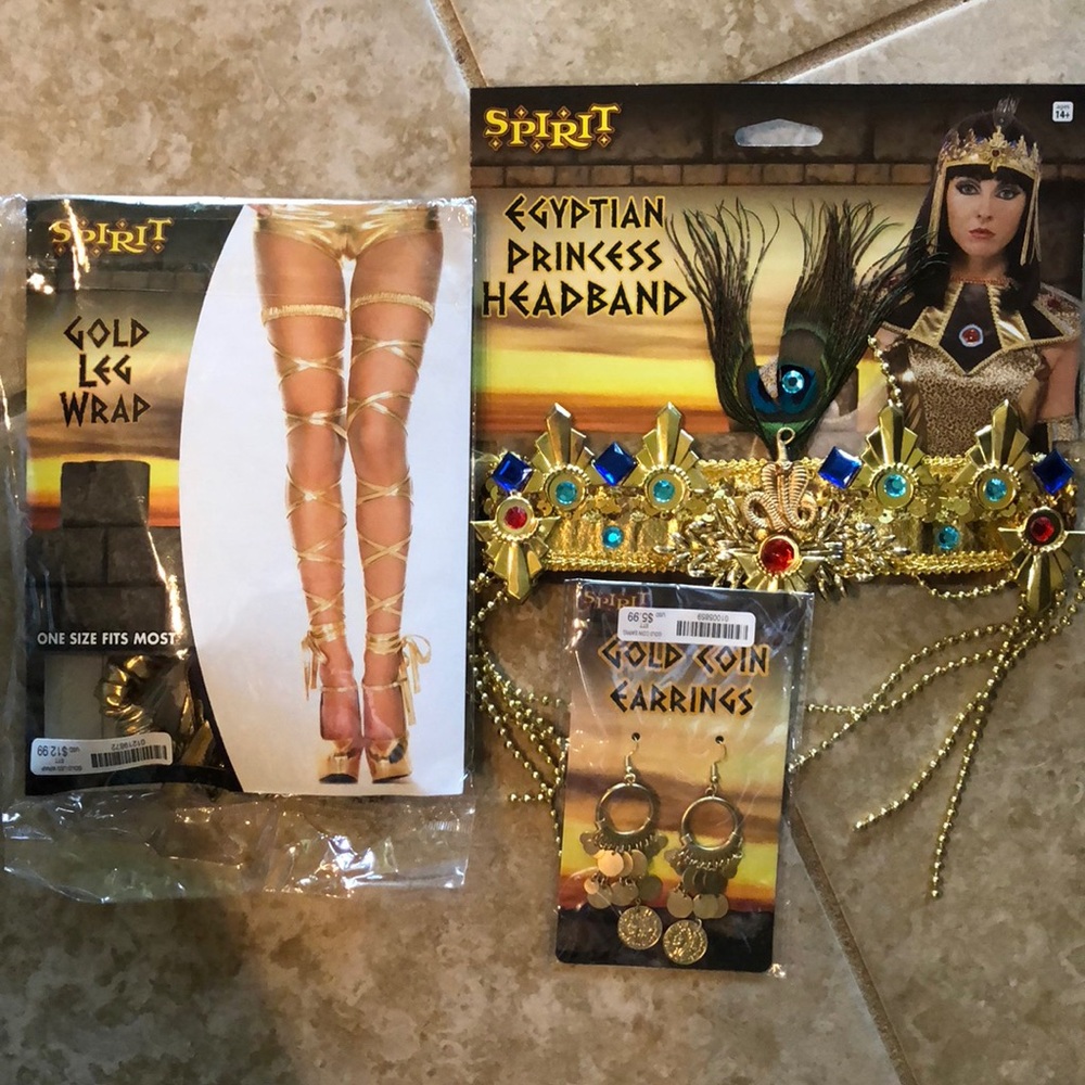 Cleopatra Halloween costume accessories